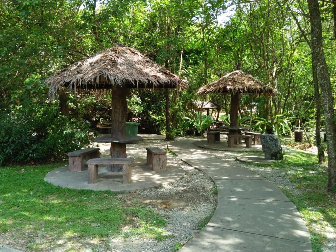 Hotel Felda Residence Hot Springs Sungkai Exteriör bild