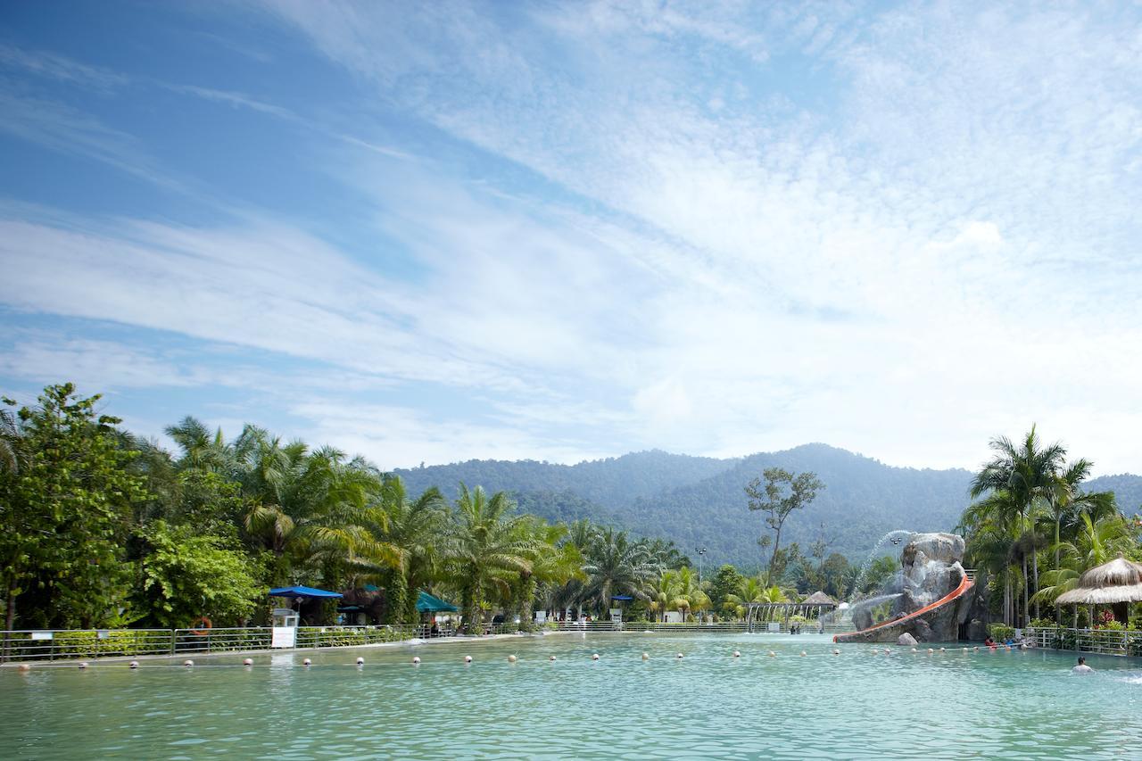 Hotel Felda Residence Hot Springs Sungkai Exteriör bild
